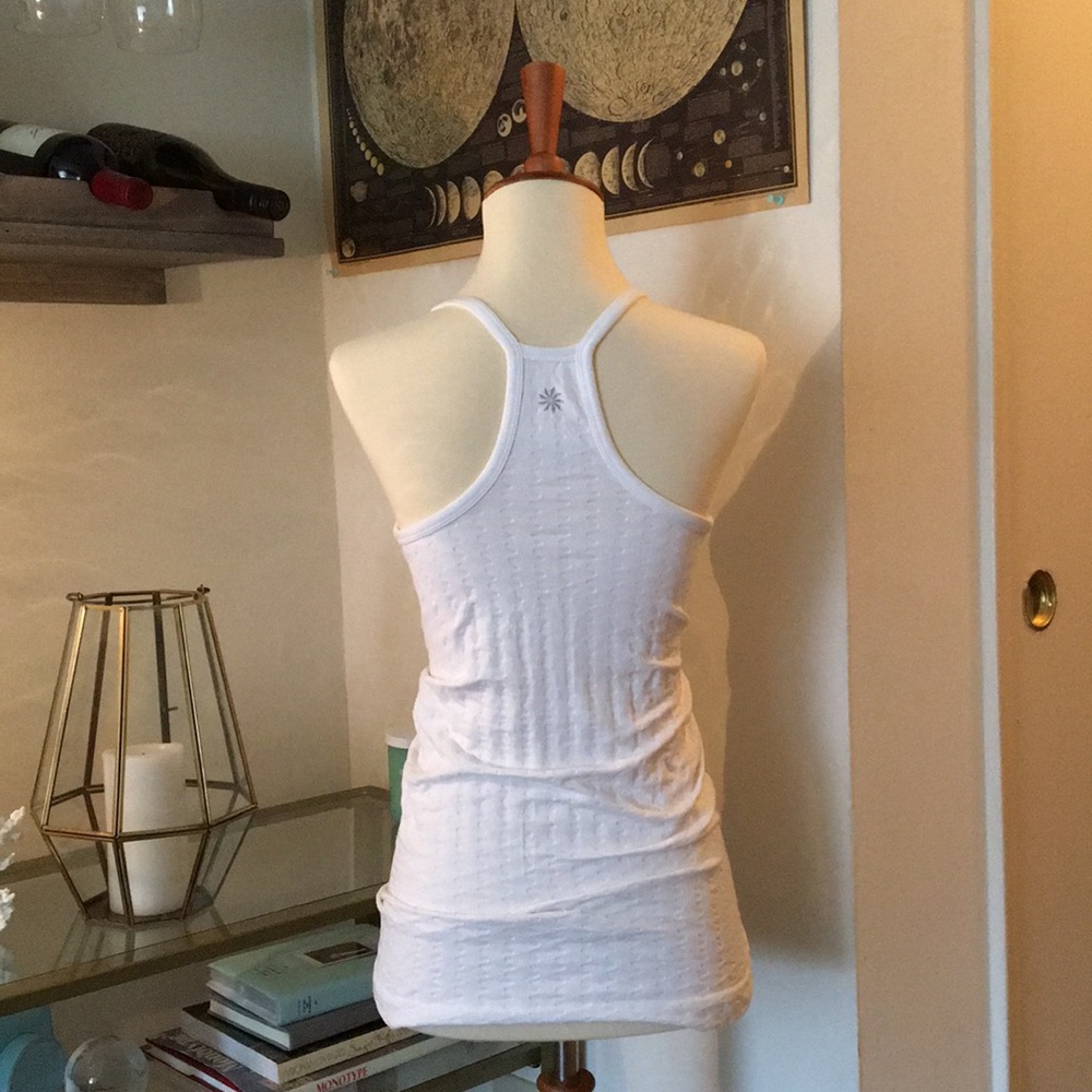 ATHLETA WORKOUT SHIRT * SIZE M *